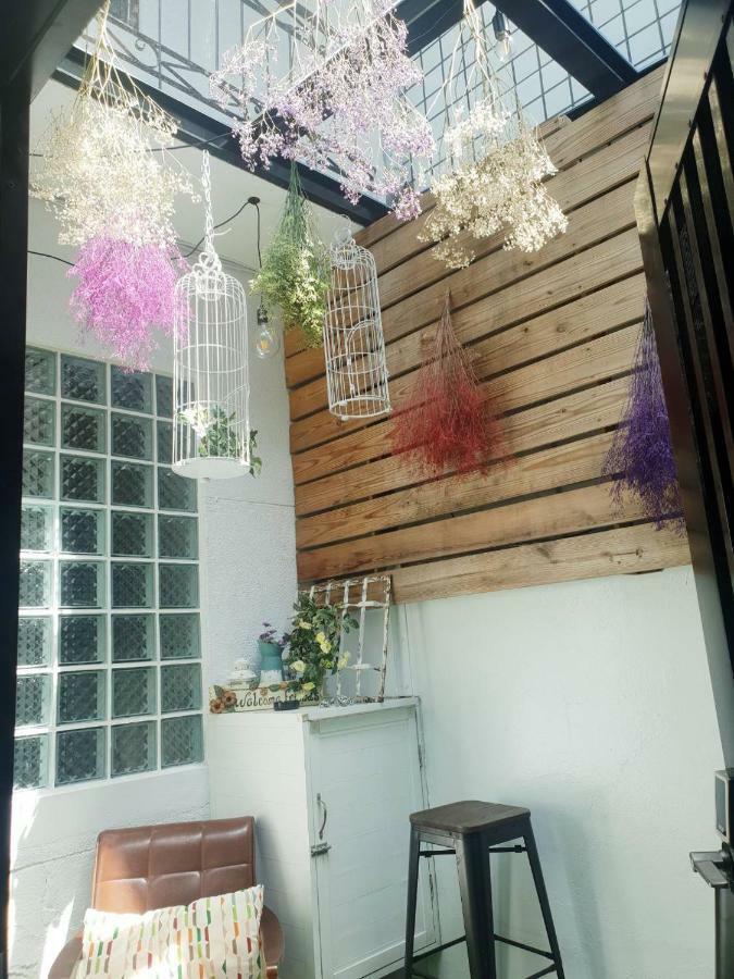 Отель Tainan Little Day Экстерьер фото